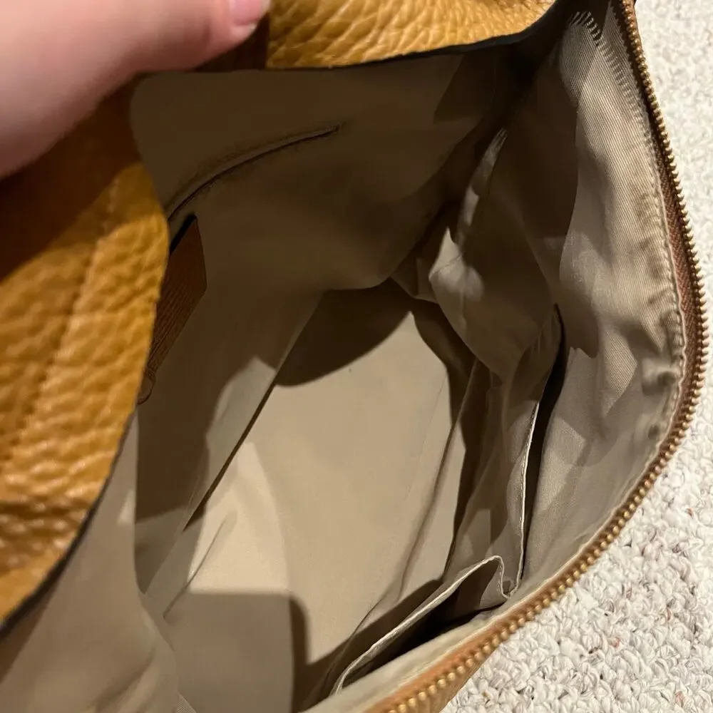 Coach Bleeker Sullivan Pebbled Leather Hobo Bag Classic Casual 31623